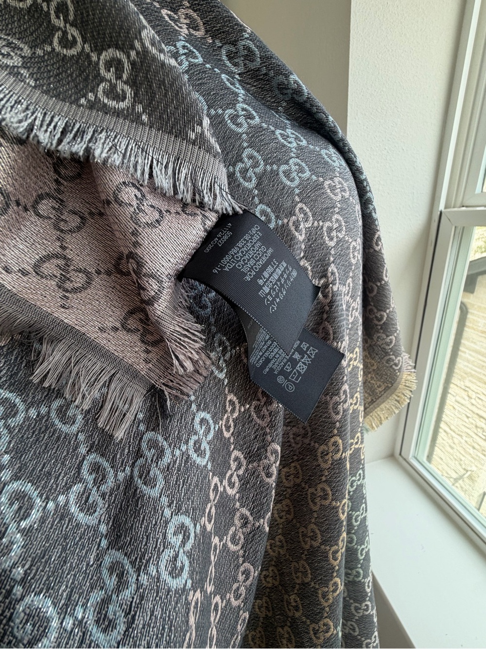 NWOT Gucci wool BIG throw blanket / Scarf - Picture 3 of 5